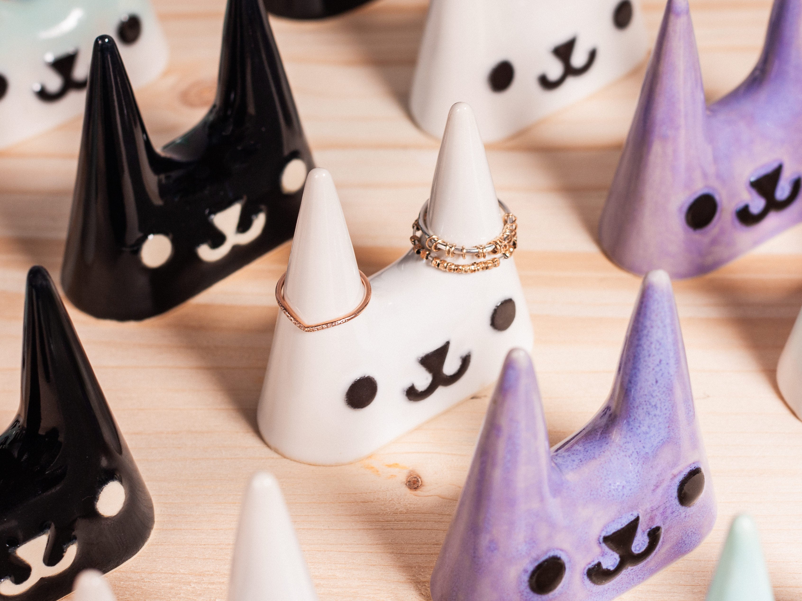 Ring Critter – White – Hodgepodge Studio