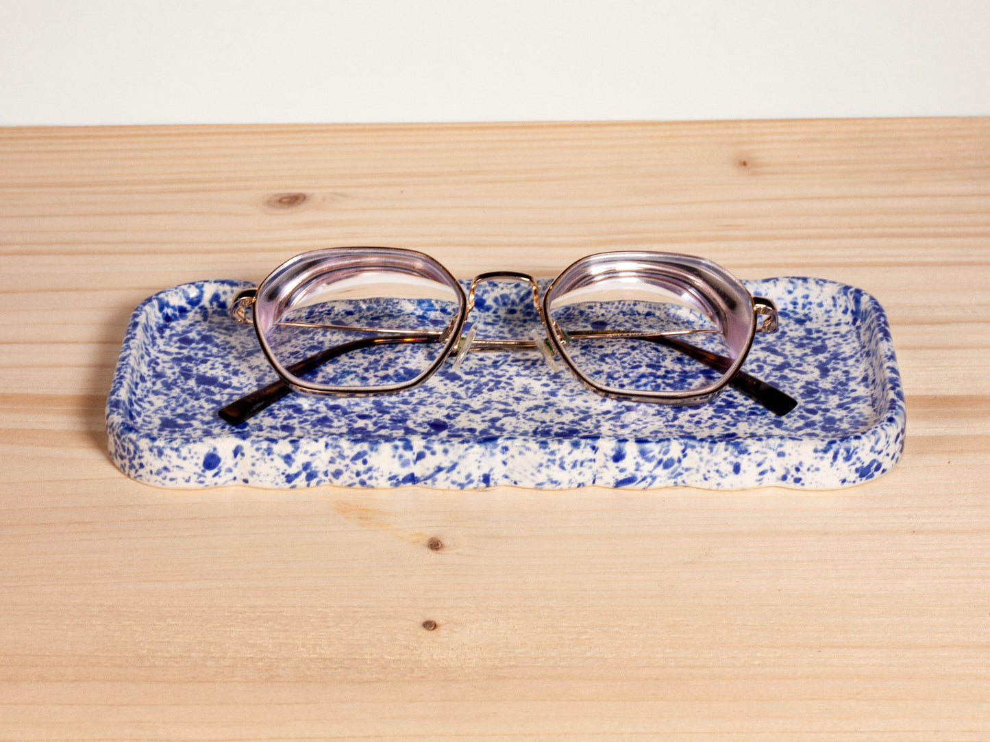 Wavy Tray – Blue Splatter