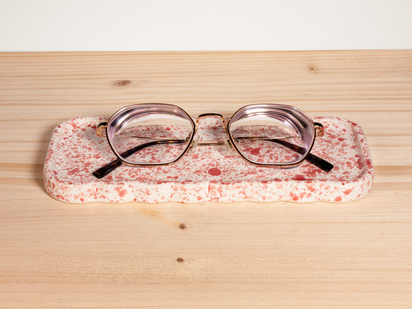 Wavy Tray – Strawberry Splatter