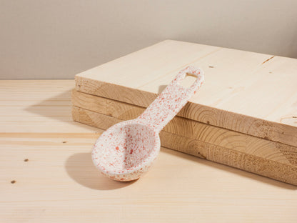 Coffee Scoop – Strawberry Splatter Square Hole