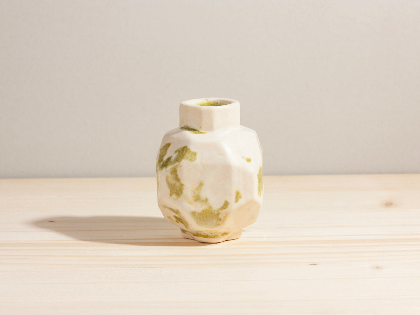 Geo Mini Bud Vase – Cream/Olive Marble