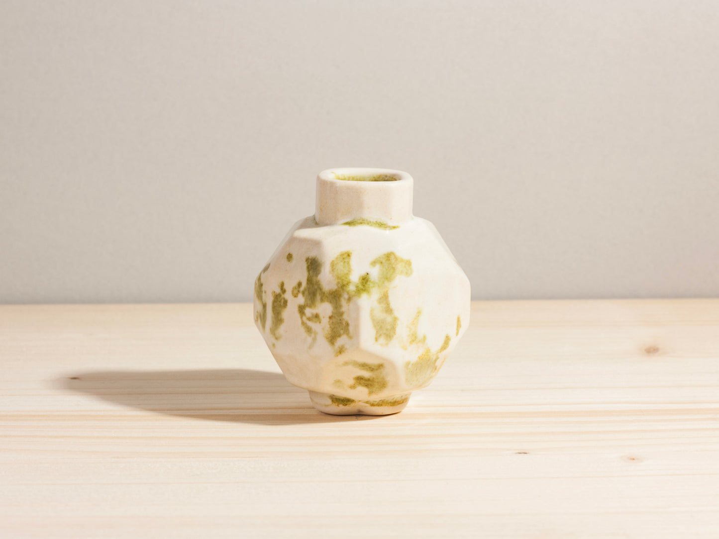 Geo Mini Bud Vase – Cream/Olive Marble