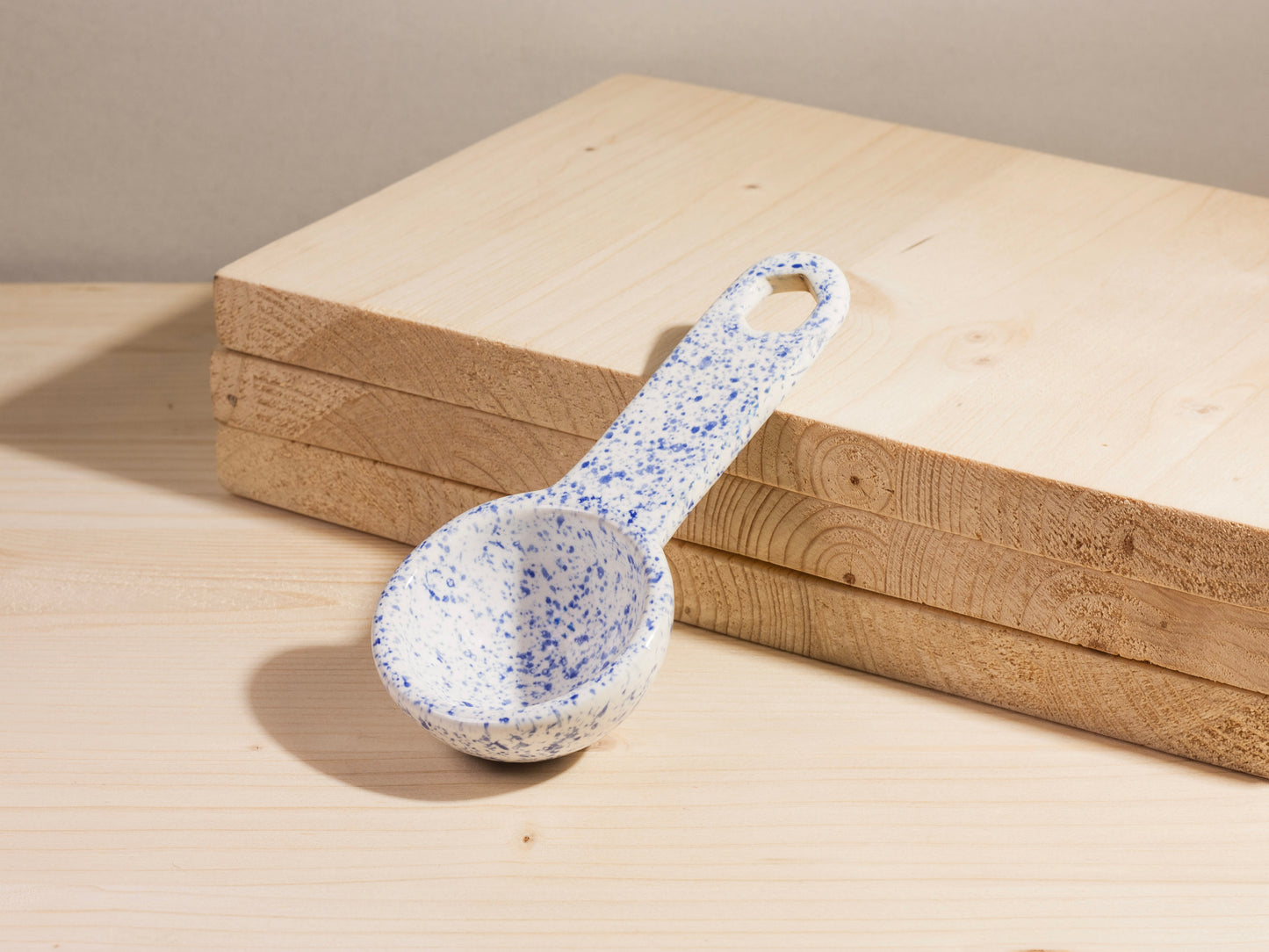 Coffee Scoop – Blue Splatter Hexagon Hole