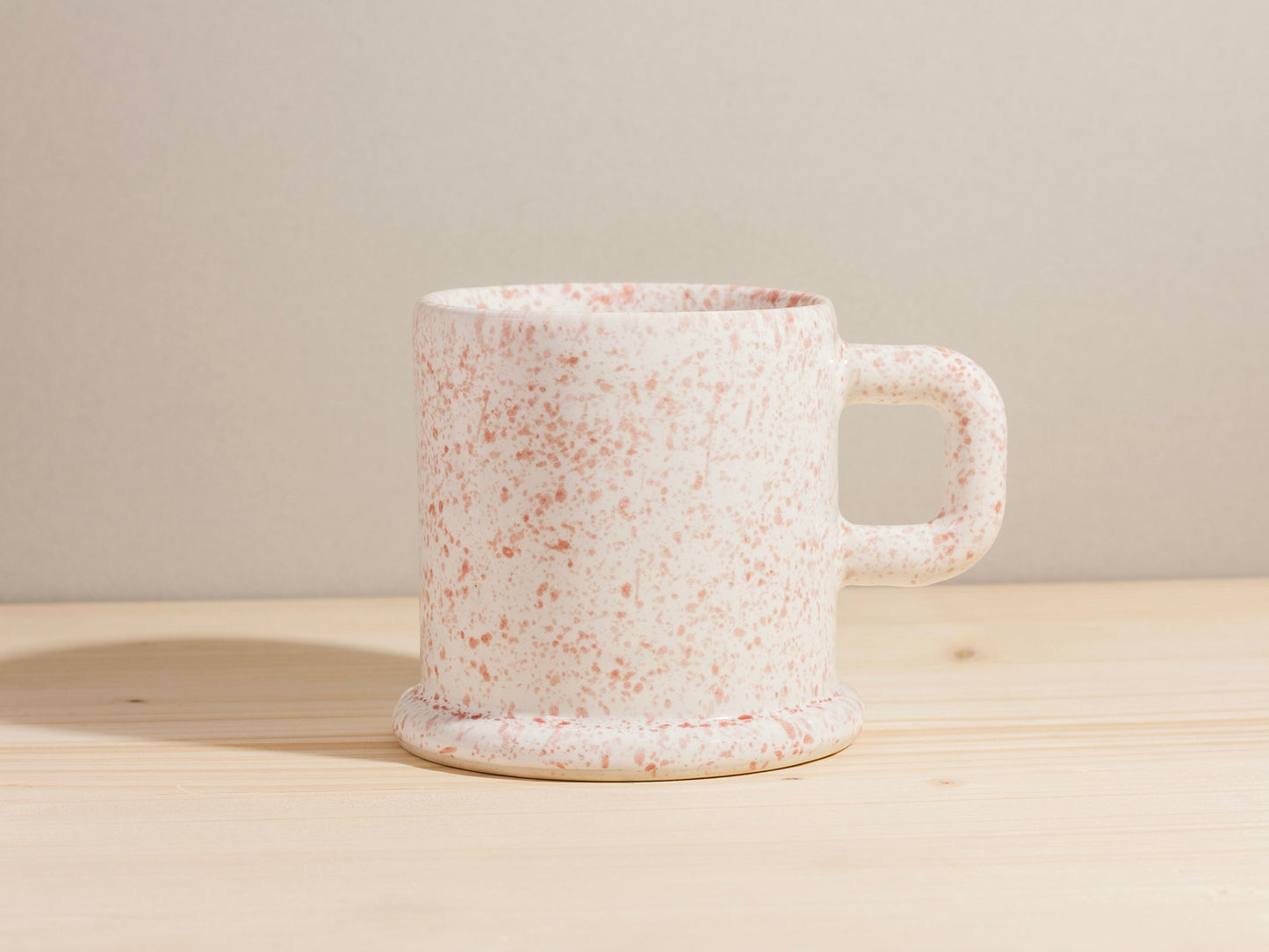 Flat Foot Mug Square Handle – Strawberry Splatter