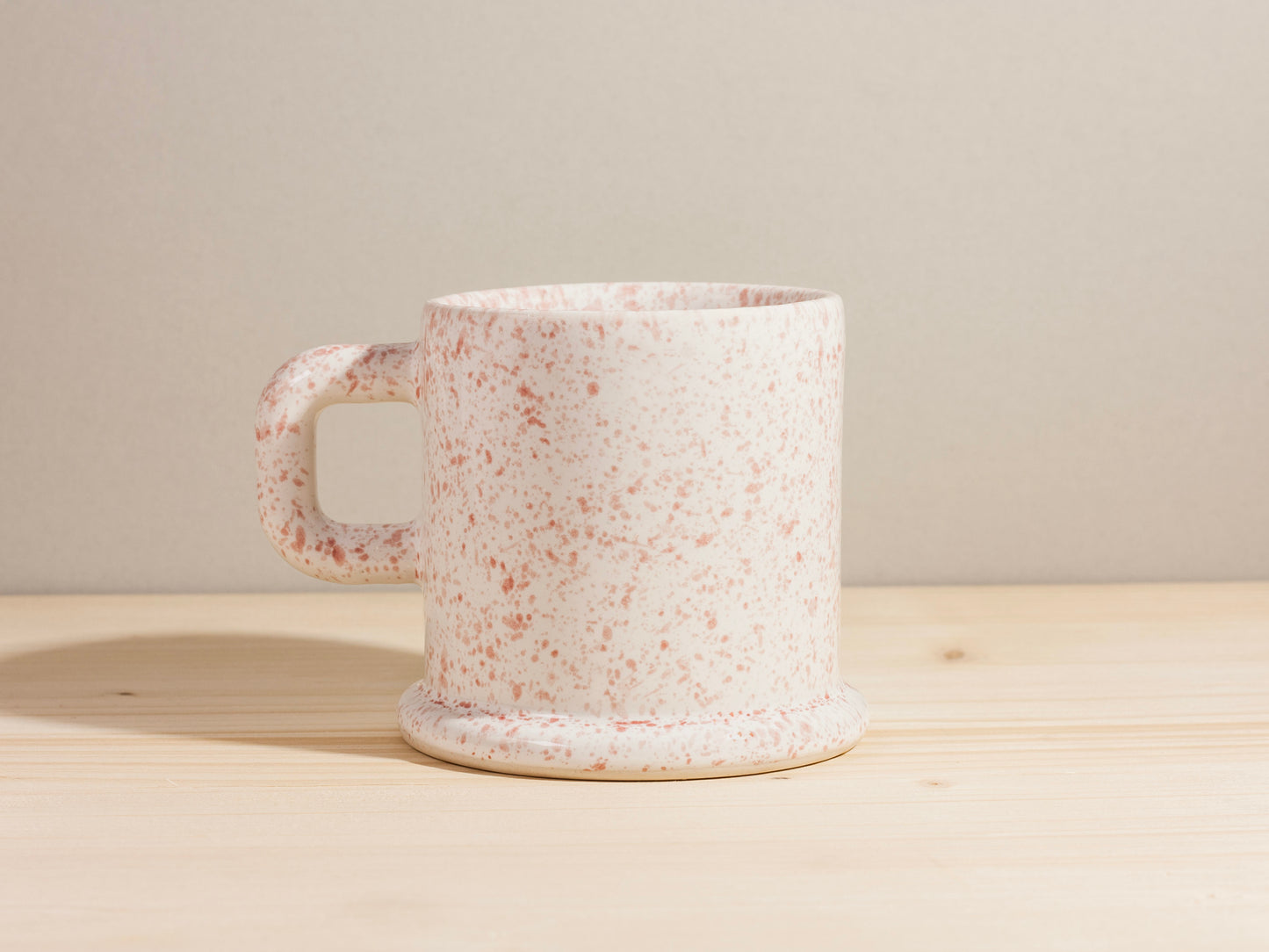 Flat Foot Mug Square Handle – Strawberry Splatter