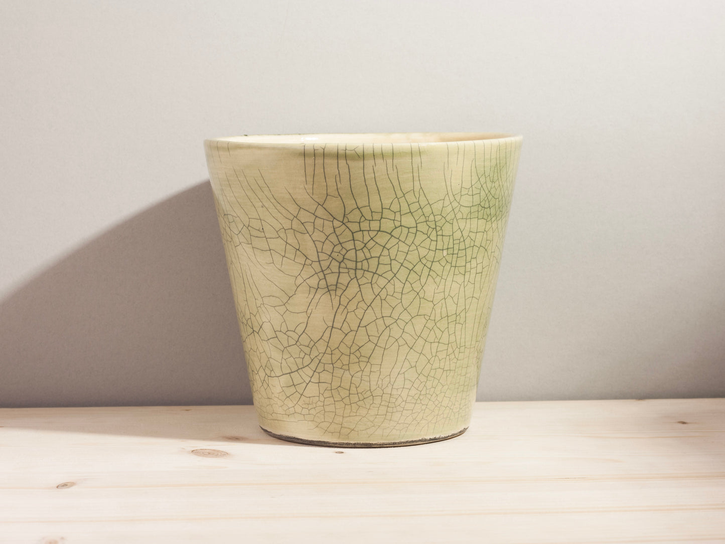 Flower Pot Planter – Pale Green Crackle