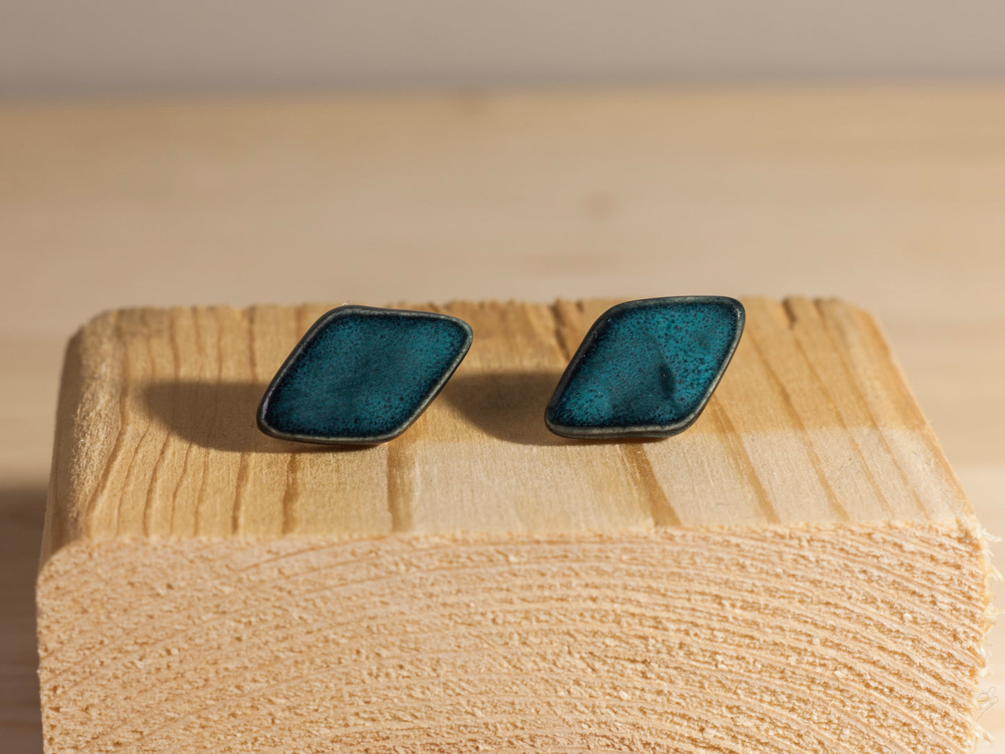 Chunky Studs – Diamonds – Deep Sea