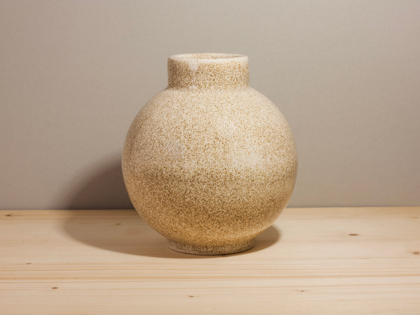 Large Orb Vase – Warm Speckle